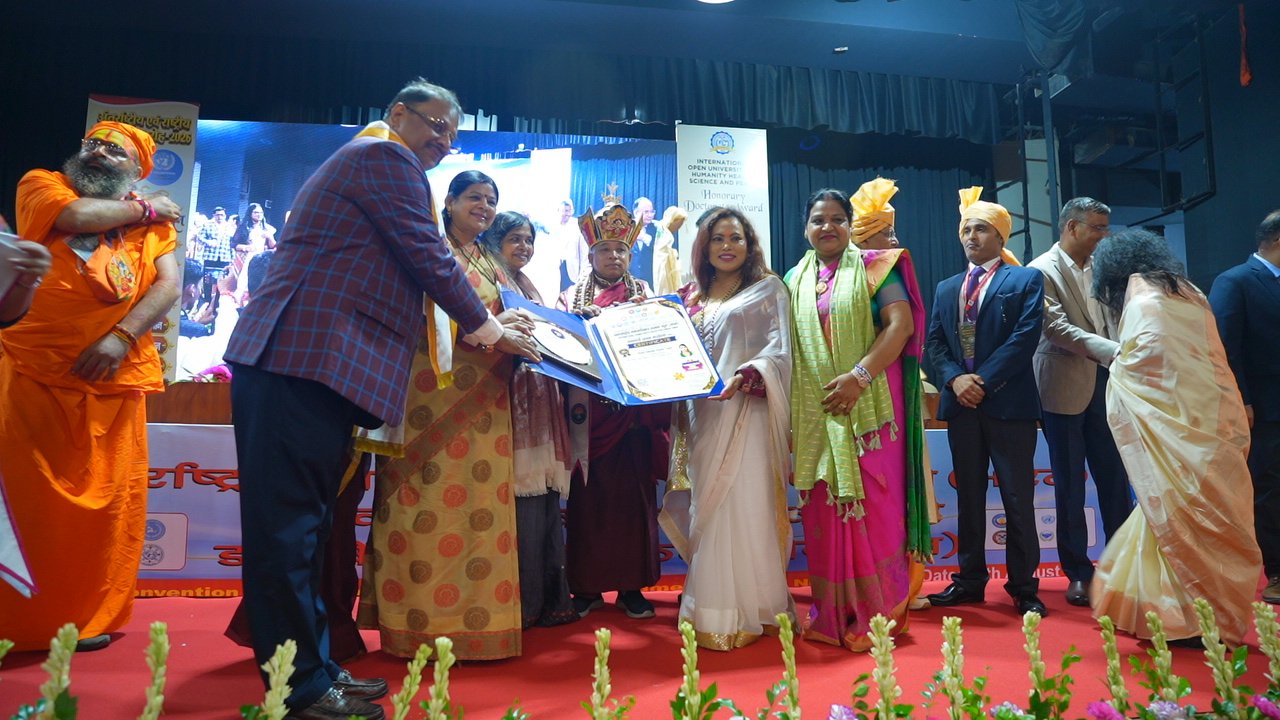 Sri Sri Sri 1008 Jagatguru Lama Ghyachcho Rinpoche, Nepal Kathmandu, advisor to 22 countries Hon’ble Kavita Jain, Former Cabinet Minister, Government of Haryana, Special Guest of Honour